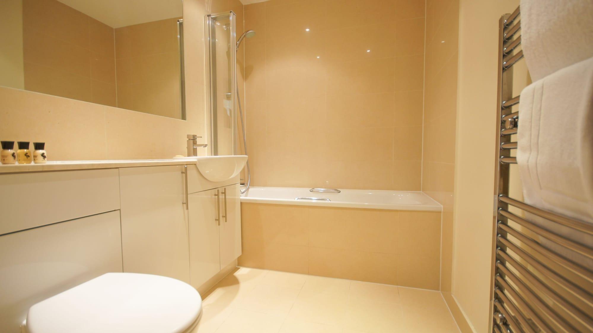Crompton Court Apartments Лондон Екстер'єр фото